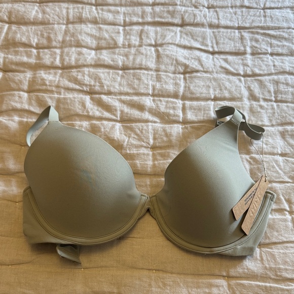 SKIMS Fits Everybody Scoop Plunge Bra - Picture 1 of 4